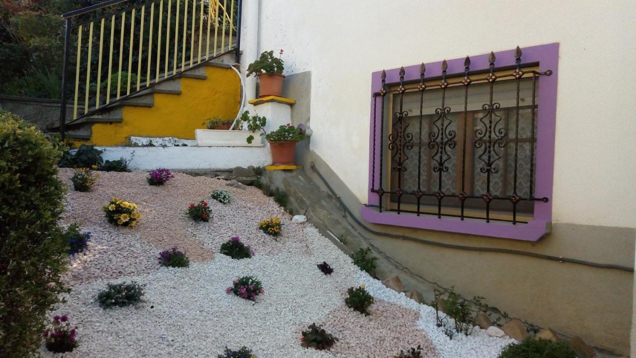 Nel Giardino Di Oz Bed & Breakfast Fornovo di Taro Ngoại thất bức ảnh