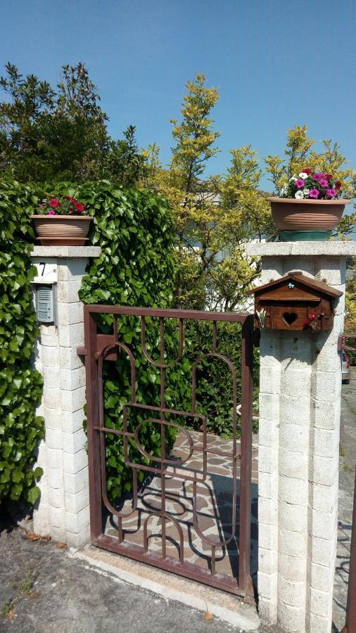 Nel Giardino Di Oz Bed & Breakfast Fornovo di Taro Ngoại thất bức ảnh