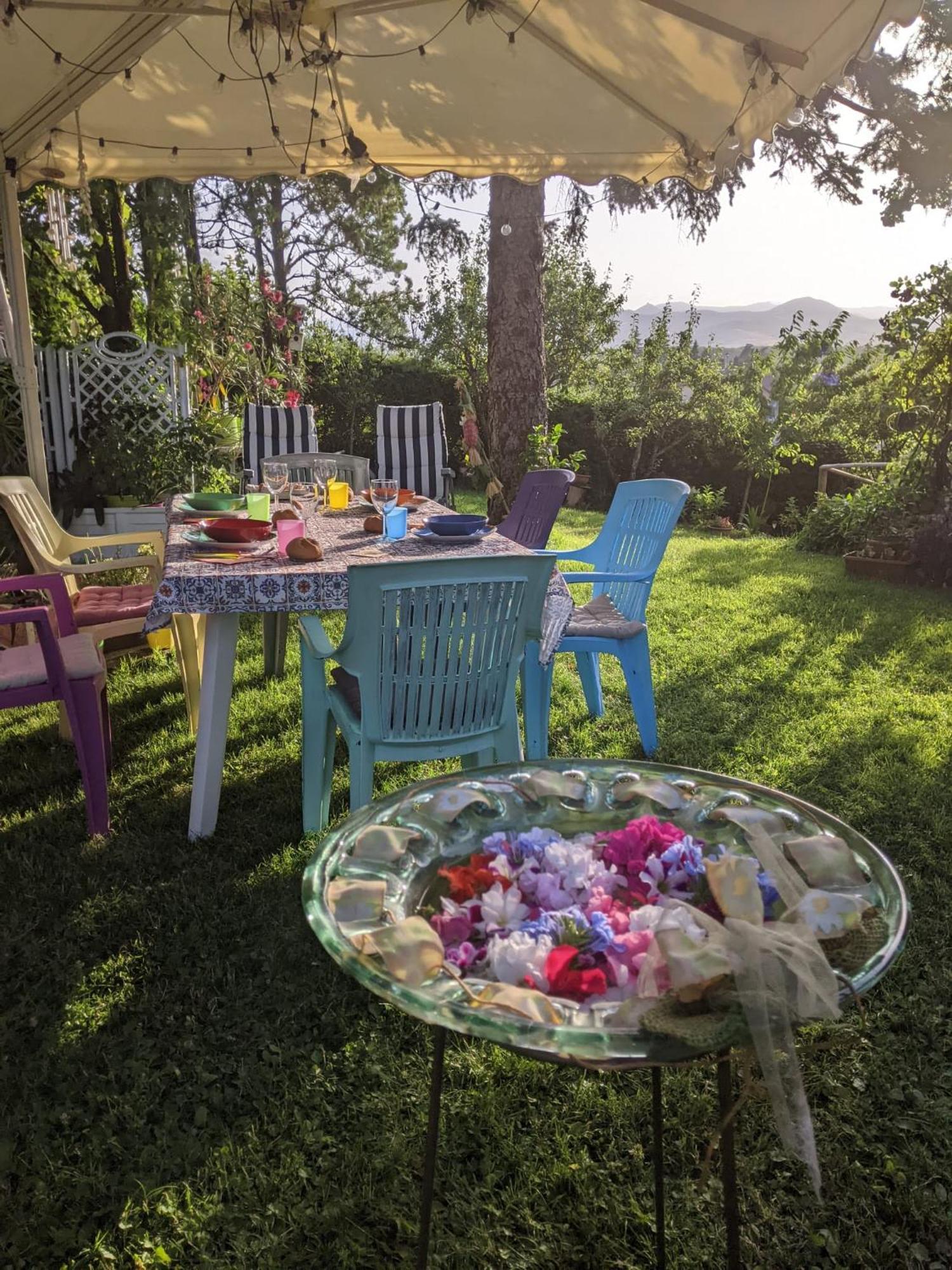 Nel Giardino Di Oz Bed & Breakfast Fornovo di Taro Ngoại thất bức ảnh